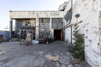 105. Exterior