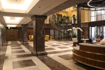 32. Lobby
