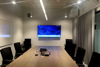 85. Suite 700
