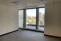 120. Suite 915