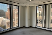 121. Suite 915